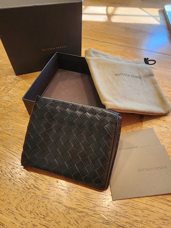 Bottega Veneta Other - Bottega Veneta Intrecciato bifold wallet Dark Brown woven Leather Design